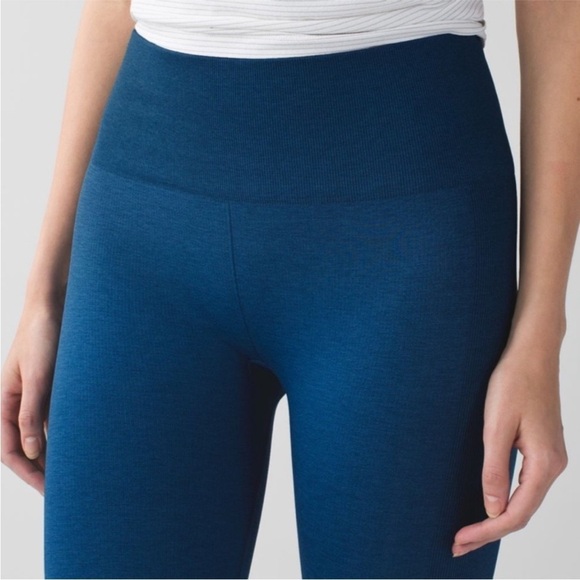 🔥 LULULEMON Seamlessly Street Crop Leggings Women's Size 6 Heather Poseidon Blue - Picture 12 of 12